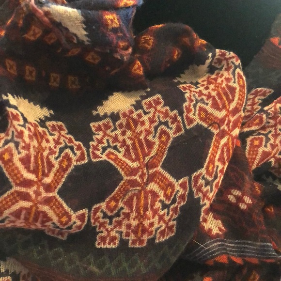 Patterned Infinity Scarf - Picture 2 of 3